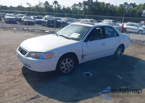2000 Toyota Camry Xle z USA, uszkodzony, nr VIN JT2BG28K2Y0493612
